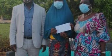 Bénin / Pour avoir sauvé la vie à cinq personnes : Sakina HAROUNA  honorée par les défenseurs des droits de l&rsquo;homme du Bénin