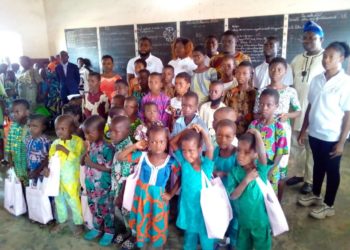 Bénin / Enfance : L’ONG Esthrella God Win apporte du sourire aux enfants démunis et orphelins de Pahou.