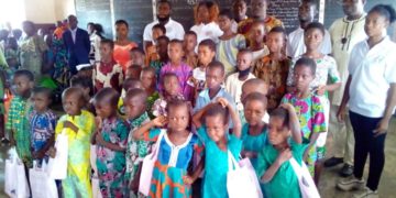 Bénin / Enfance : L&rsquo;ONG Esthrella God Win apporte du sourire aux enfants démunis et orphelins de Pahou.