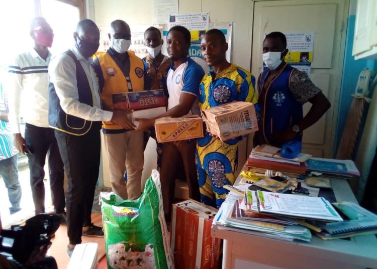 Bénin / sécurité sanitaire et alimentaire:Le Léo club Cotonou Zénith vole au secours des pensionnaires de « Solidavie » et de « la Cité des Anges ».