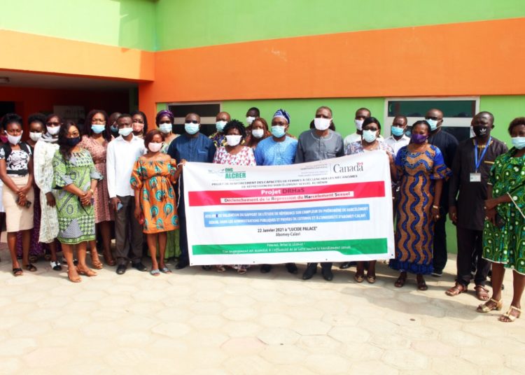 Projet DRHaS / Harcèlement sexuel dans les administrations de Cotonou et à l’Université d’Abomey-Calavi: ALCRER et les acteurs de la lutte contre les violences faites aux femmes valident l’étude sur l’ampleur du harcèlement sexuel.