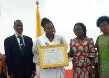 Bénin / Reconnaissance de mérite : La Présidente de l’ONG FND, Hélena Capo-Chichi distinguée « Ambassadrice de Paix ».