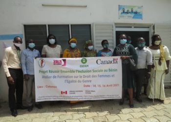 Droits de l’homme / Mise en œuvre du projet « Réussir ensemble l’inclusion au Bénin »: Oxfam au Bénin et l’ONG OFAB forment des femmes handicapées sur le droit des femmes et l’égalité du Genre.