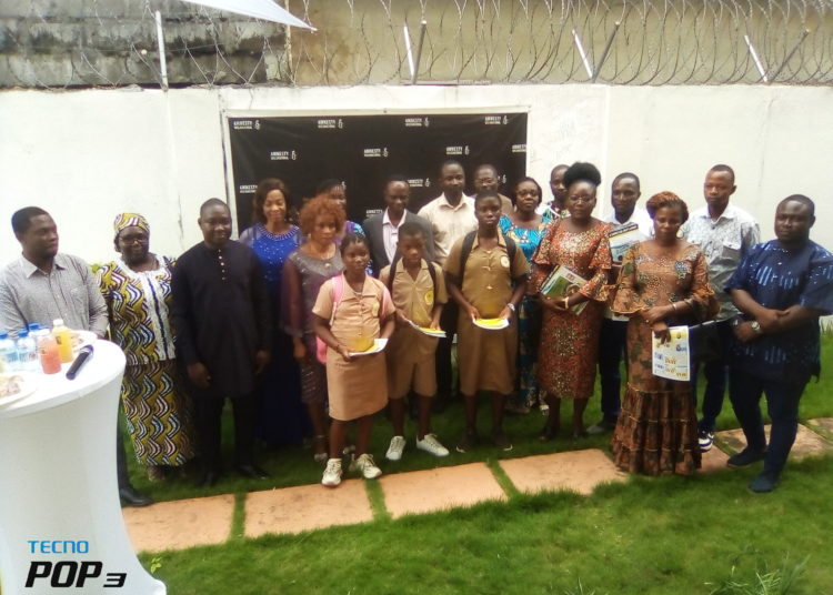 Éducation aux Droits Humains : Amnesty International Bénin présente aux médias et au public, les outils didactiques.
