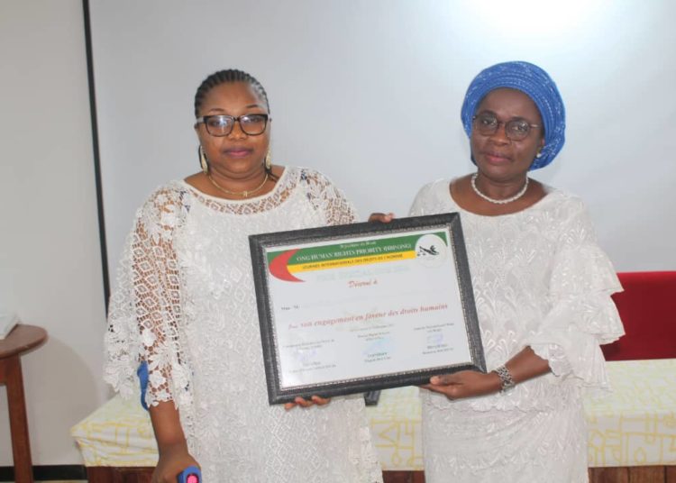 Distinction des Défenseur.e.s des Droits Humains : Enongandé M. Hélèna CAPO-CHICHI CHOUBADE , lauréate du Spécial  prix DDH
