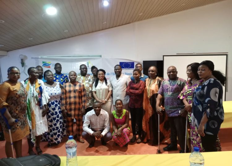 Lutte contre la prostitution des mineurs à Cotonou, Calavi et Sèmè-Kpodji :  Le FODDEB présente son rapport d’étude aux OSC