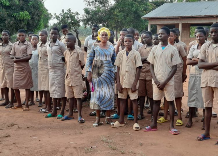 Éducation sexuelle sur l&rsquo;avortement clandestin en milieu scolaire: L&rsquo;ONG Mahougon sensibilise les élèves du CEG OLOGO à Adja Ouèrè