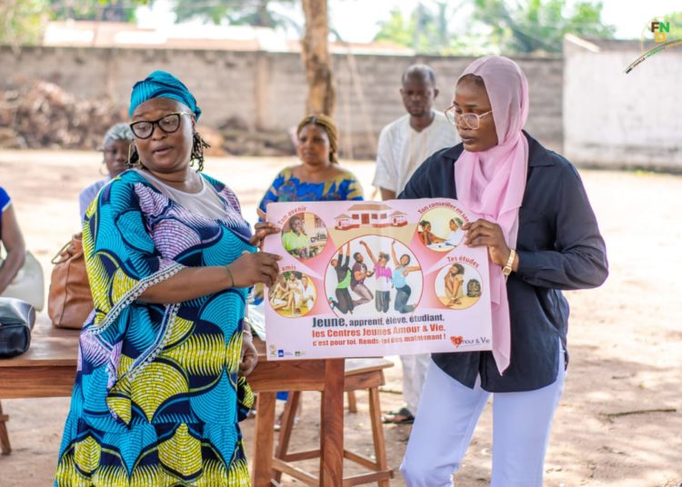 Droit à la santé/ Gestion de la période menstruelle: l’ONG FND sensibilise plus de 200filles et femmes à Abomey Calavi