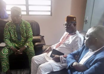 Protection des droits des couches vulnérables: La CBDH au chevet d’une personne albinos gravement malade à Abomey-Calavi