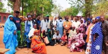 Mali/Mise en œuvre du projet RBEA par Educo: Le Directeur pays, Hermann KEKERE supervise la réception des travaux de réhabilitation des infrastructures scolaires