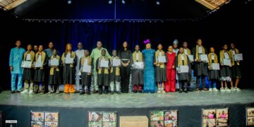 Premier procès fictif des enfants à Ouidah: En collaboration avec l&rsquo;ONG Bon Secours, Junior Deguenon délocalise le programme d&rsquo;initiation des enfants au Droit et au système judiciaire.